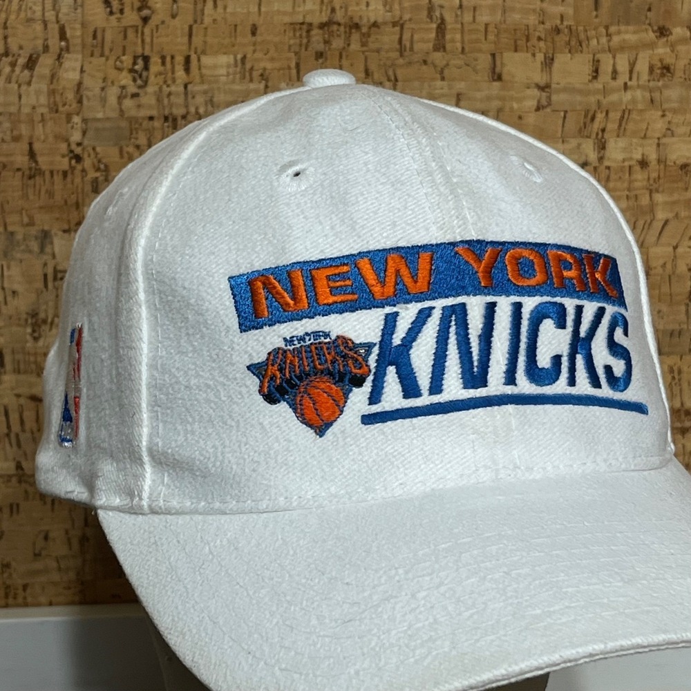 Vintage Logo Athletics New York Knicks Snapback Hat White NBA Basketball Cap 90s